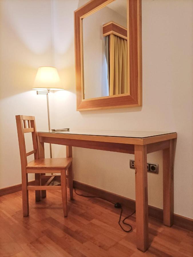 Hotel Carmen Ла-Карлота Екстер'єр фото