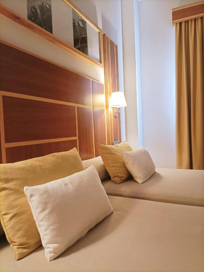 Hotel Carmen Ла-Карлота Екстер'єр фото