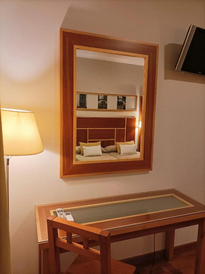 Hotel Carmen Ла-Карлота Екстер'єр фото