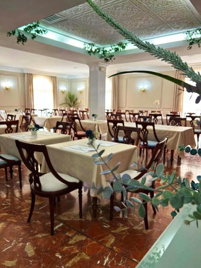 Hotel Carmen Ла-Карлота Екстер'єр фото