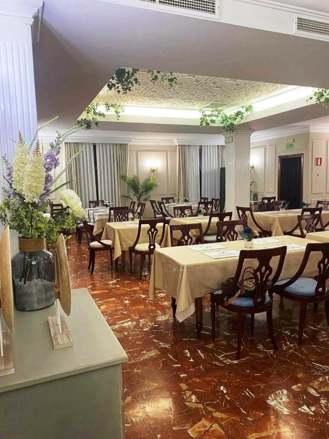 Hotel Carmen Ла-Карлота Екстер'єр фото