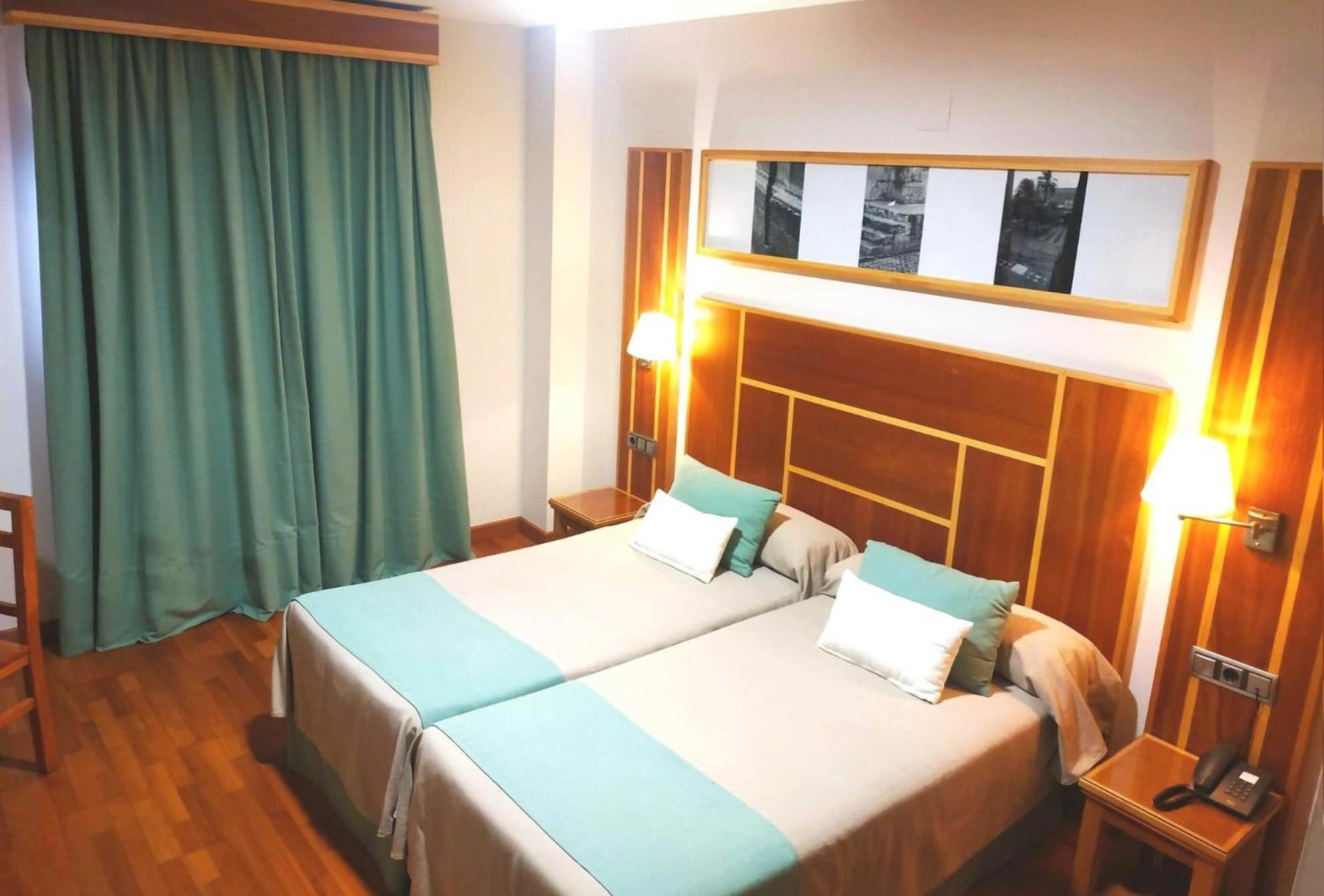 Hotel Carmen Ла-Карлота Екстер'єр фото