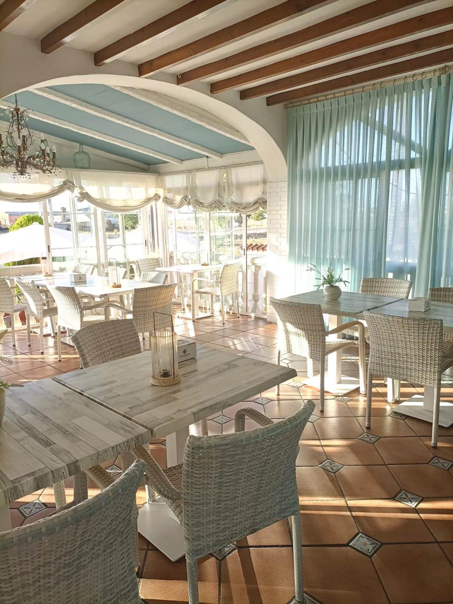 Hotel Carmen Ла-Карлота Екстер'єр фото
