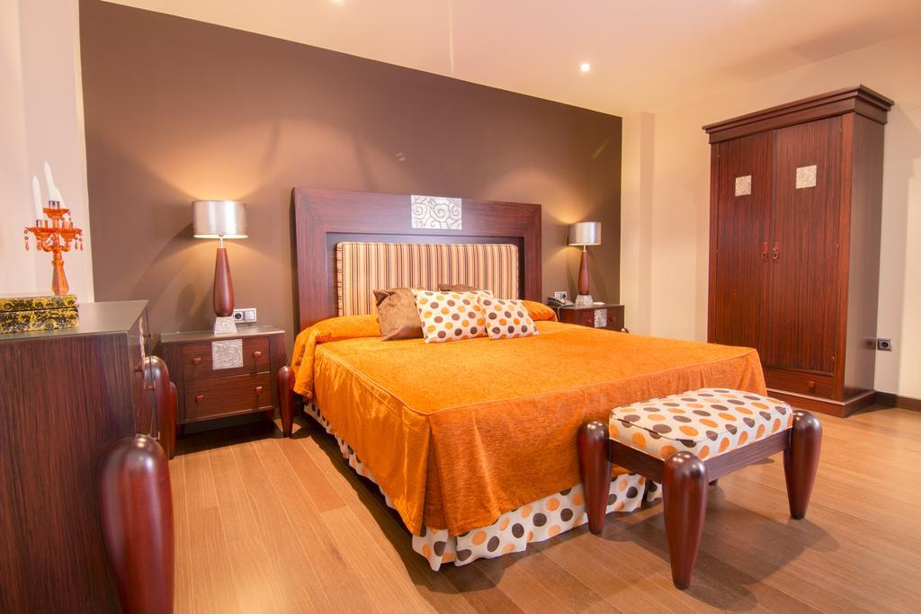 Hotel Carmen Ла-Карлота Екстер'єр фото