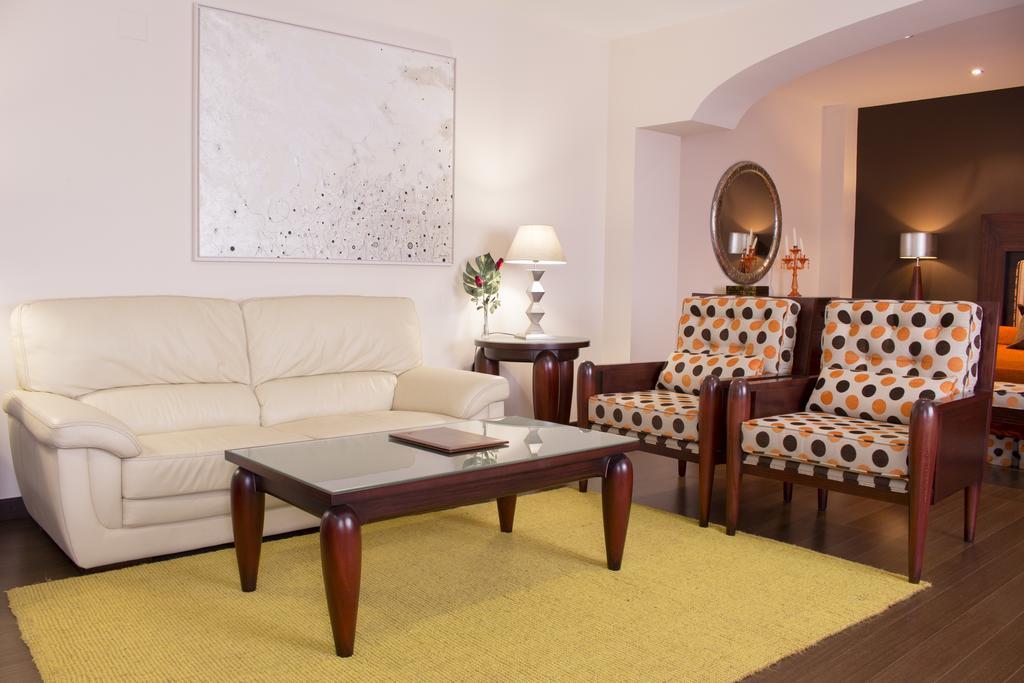 Hotel Carmen Ла-Карлота Екстер'єр фото